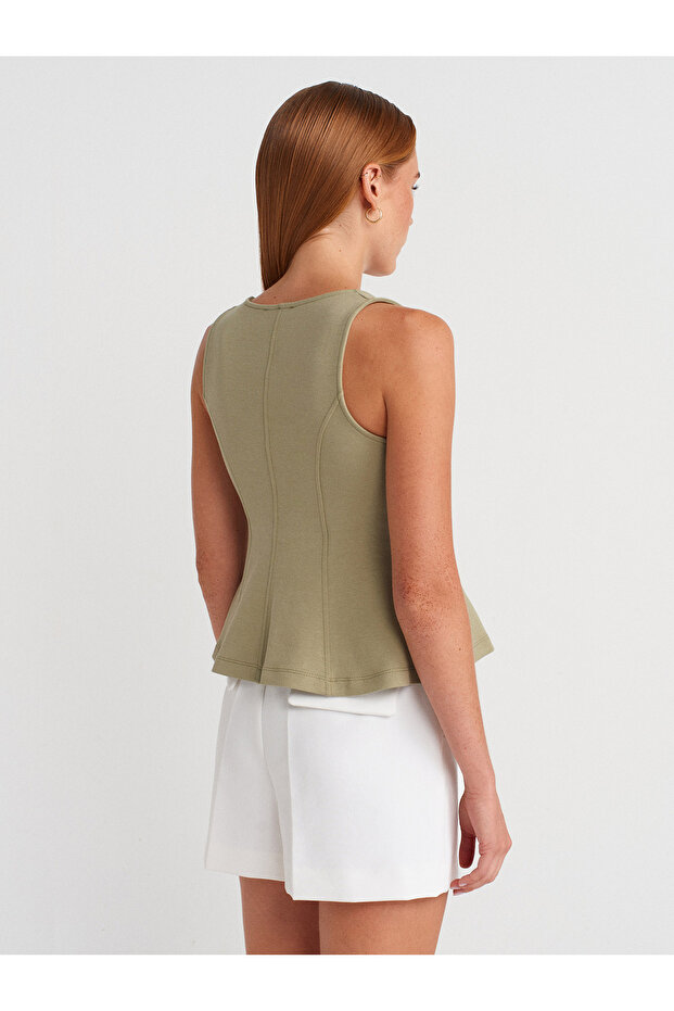 31979 بلوزة بيبلوم بأزرار - 2