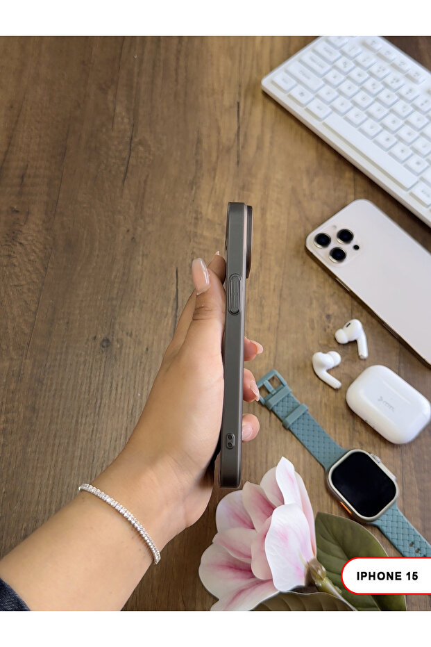 حافظة KLEIN صلبة غير لامعة متوافقة مع تقنية Magsafe لهاتف iPhone 15 - 5