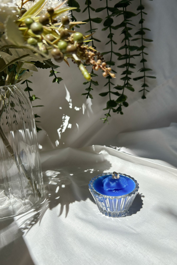 Mini Blue Mum