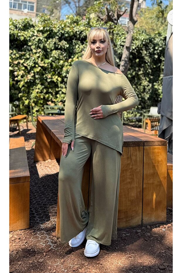 Women's Plus Size Boat Neck Asymmetrical Cut Flexible Tracksuit Set with Finger Loop Detail 24902