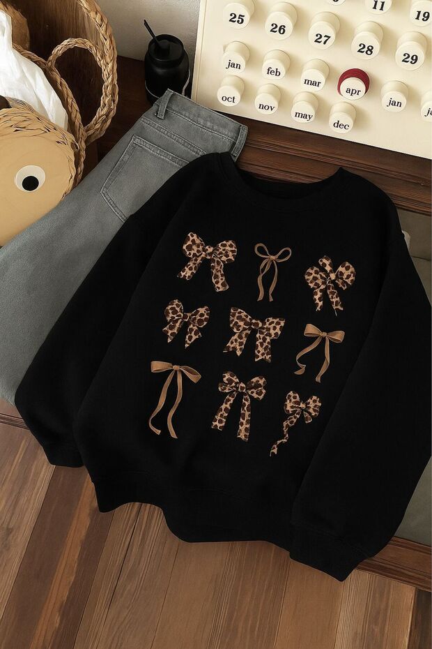 3-Ply Combed Cotton Strawberry Printed Unisex Sweatshirt