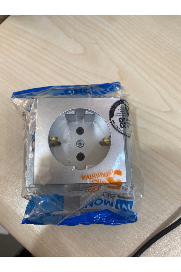 Earthed Socket Module Silver Color - 1