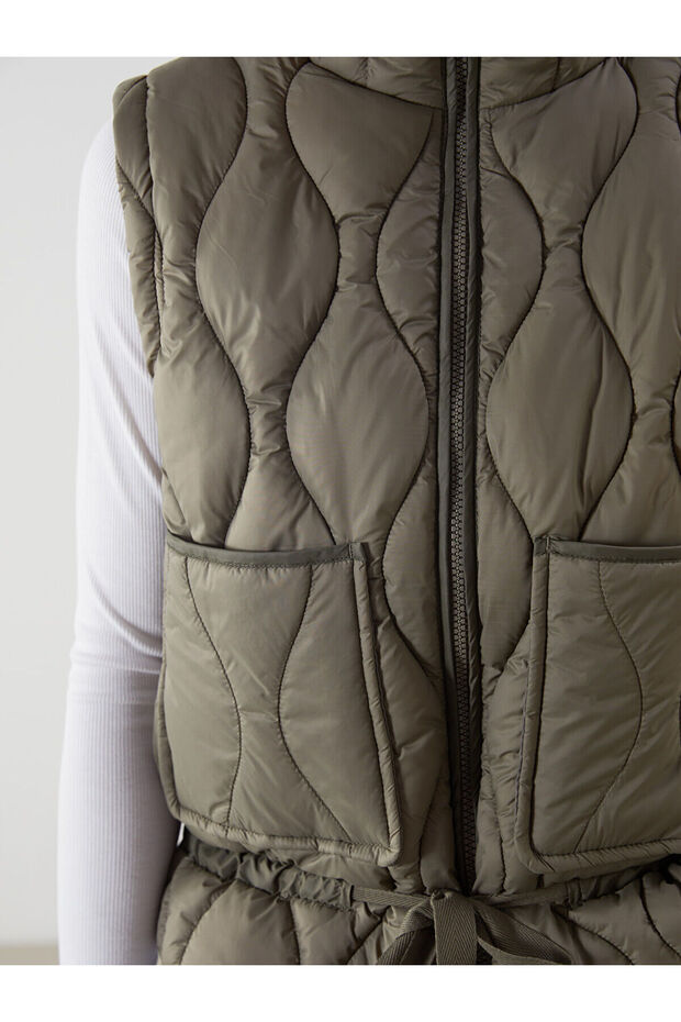 LCW Dik Yaka Kapitone Oversize Kadın Şişme Yelek (W5) - 3