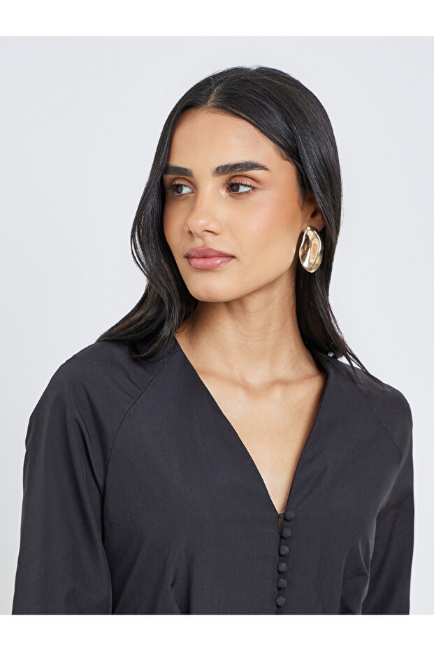 Solid Balloon Sleeve Buttoned Blouse - 4