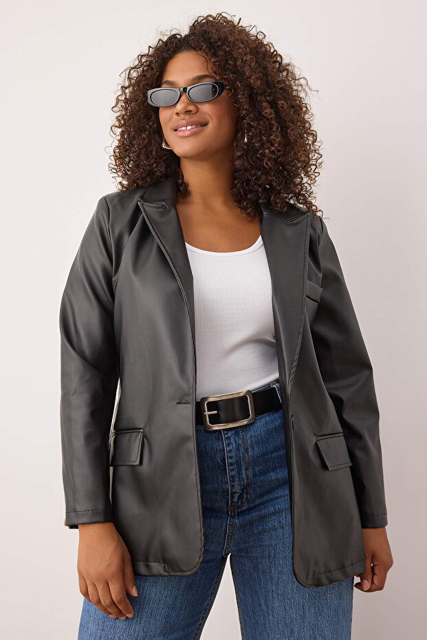 Czarna, duża, tkana kurtka z imitacji skóry TBBAW26AG00013 - 2