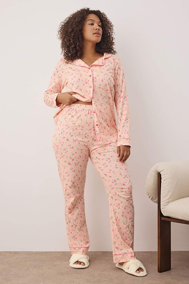 Pembe %100 Pamuklu Çiçekli Biyeli Örme Pijama Takımı TBBAW26AI00007 - 2