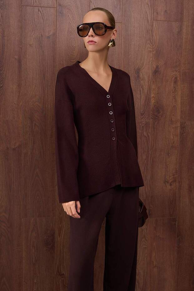 Specjalna kolekcja Brązowy sweter z dekoltem w serek, merceryzowany, z wysokiej jakości przędzy TWOAW26HI00079 - 1