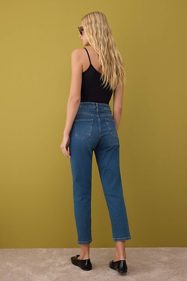 Mavi Yüksek Bel Esnek Comfort Yeni Mom Jeans TWOAW26JE00056 - 4