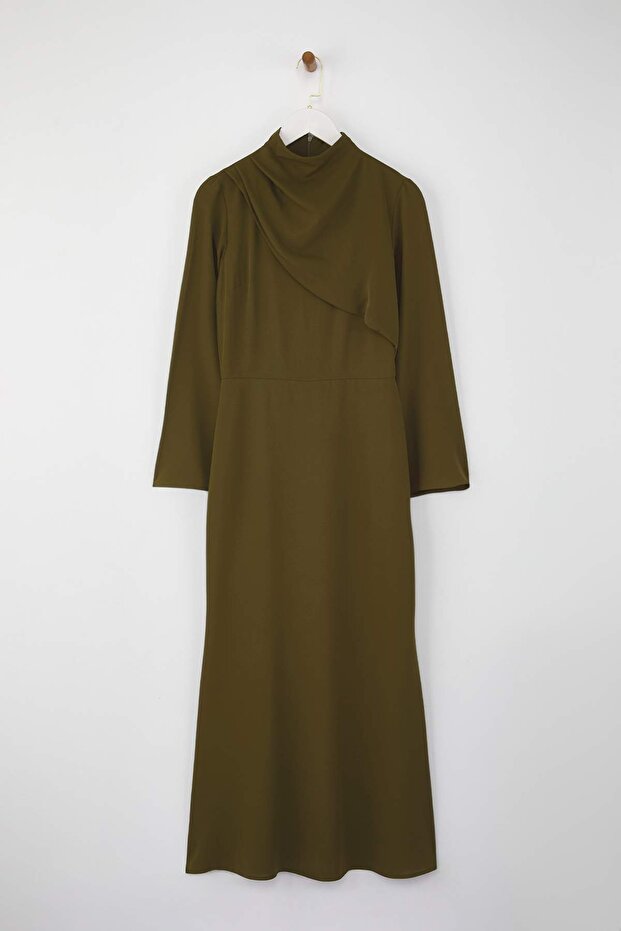 Khaki színű, drapériás, részletgazdag szövésű estélyi ruha TCTAW26DB00000 - 5