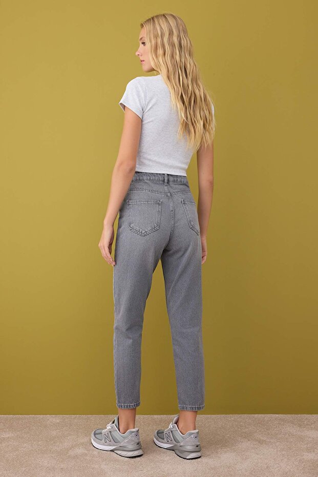 Gri Yüksek Bel Mom %100 Pamuk Non-Stretch Jeans TWOAW26JE00059 - 4