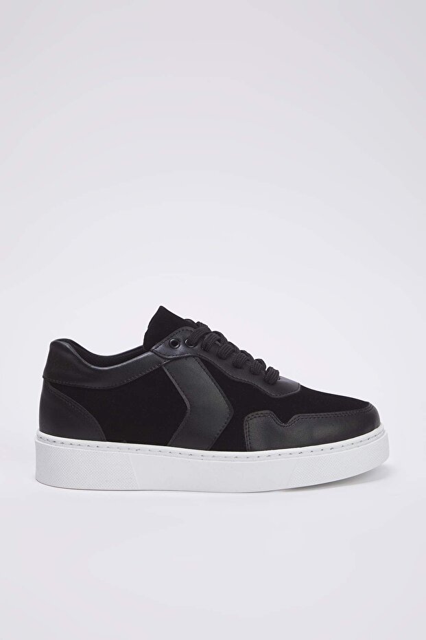 Siyah Süet Deri Bağcıklı Erkek Sneaker
TAKAW26SN00022 - 4