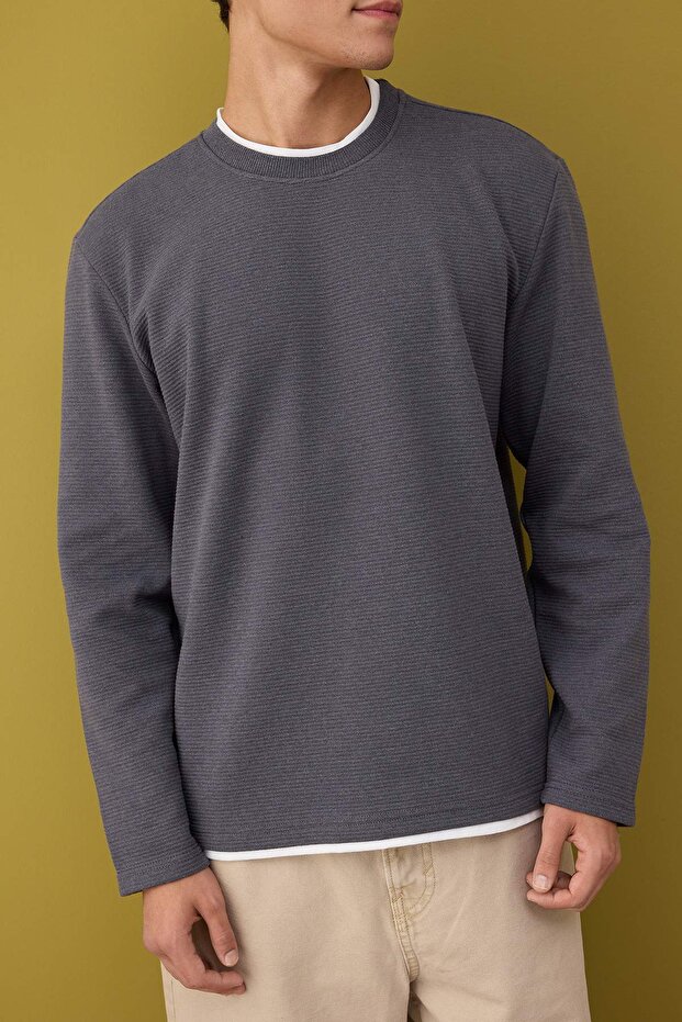 Gri Regular/Normal Kesim Dokulu Basic Sweatshirt TMNAW22SW0658 - 3