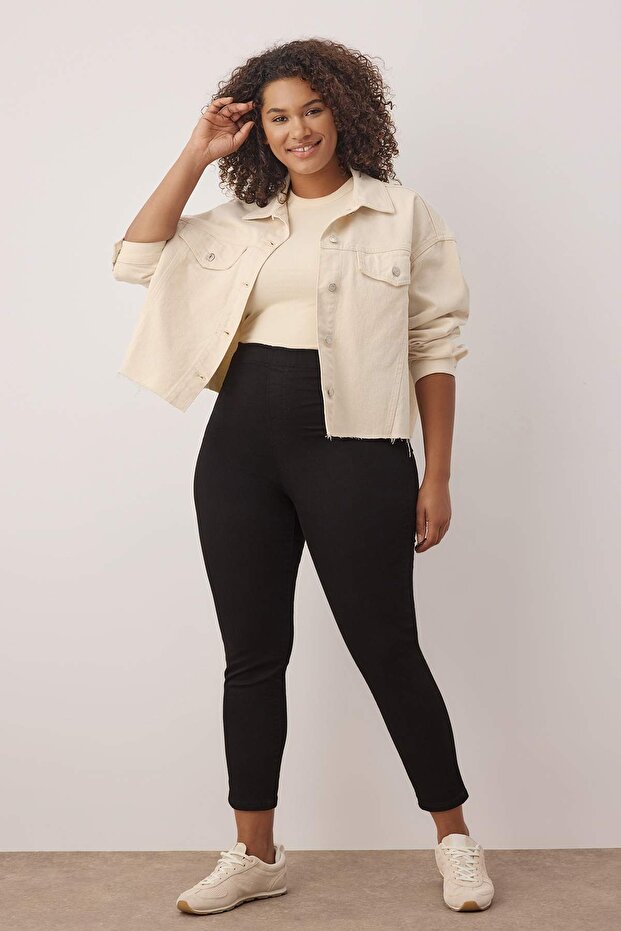 Siyah Tayt Görünümlü Ektra Esnek Büyük Beden Skinny Jeans TBBSS24CJ00034 - 1