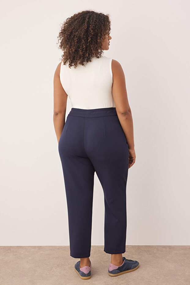 Lacivert Beli Ayarlanabilir Kemerli Dokuma Büyük Beden Kumaş Pantolon TBBAW23AR00014 - 4
