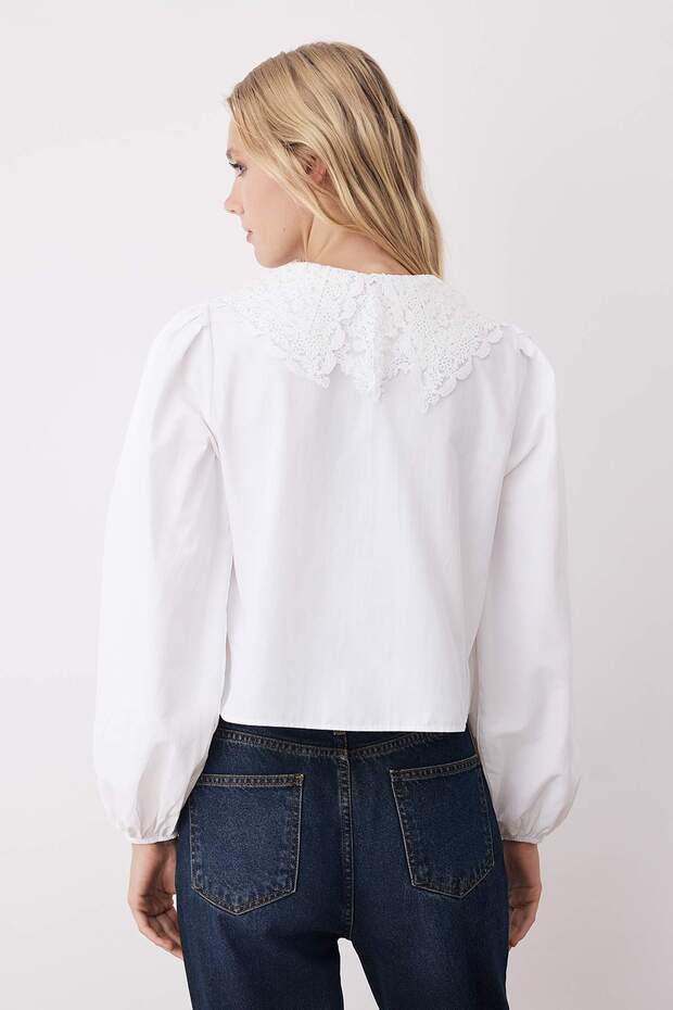 Beyaz Boho Güpür Yaka Detaylı Hafif Crop Gömlek TWOAW26GO00071 - 4