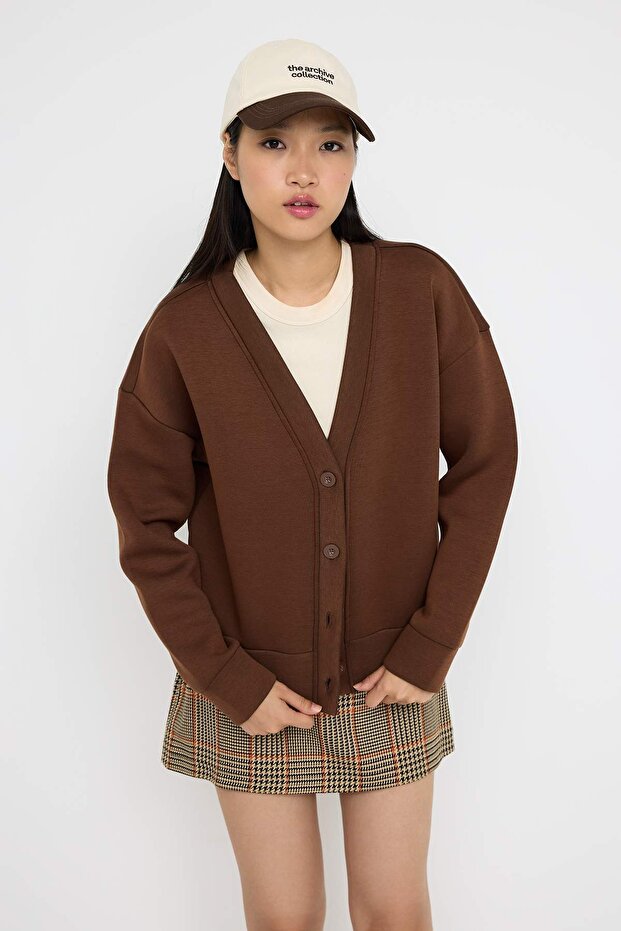Kahverengi Oversize/Geniş Kalıp V yaka Full Düğme Kapama Kalın Esnek Örme Sweatshirt TWOAW26SW00013 - 1