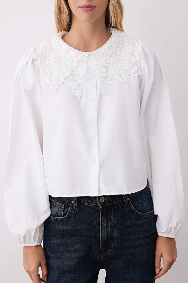 Beyaz Boho Güpür Yaka Detaylı Hafif Crop Gömlek TWOAW26GO00071 - 3