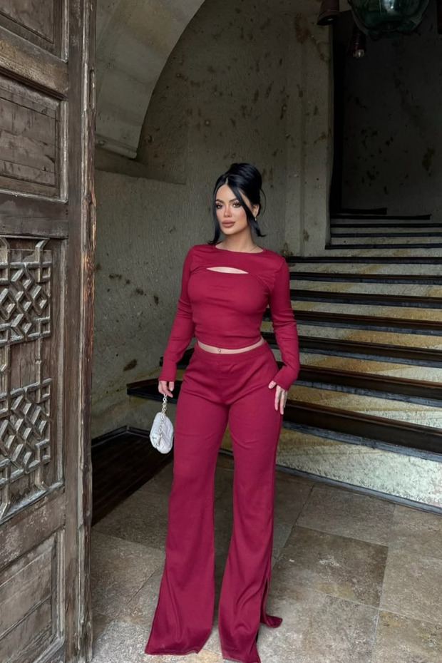 Women's Burgundy Long Sleeve Low-Cut Blouse Spanish Flare Slit Pants Bottom Top Set