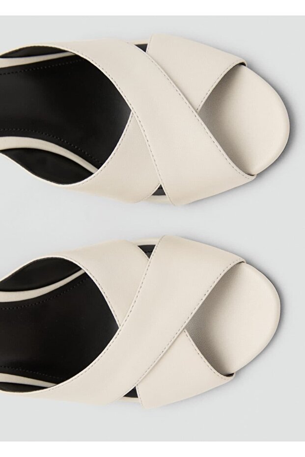 Çapraz bantlı deri topuklu sandalet - 4