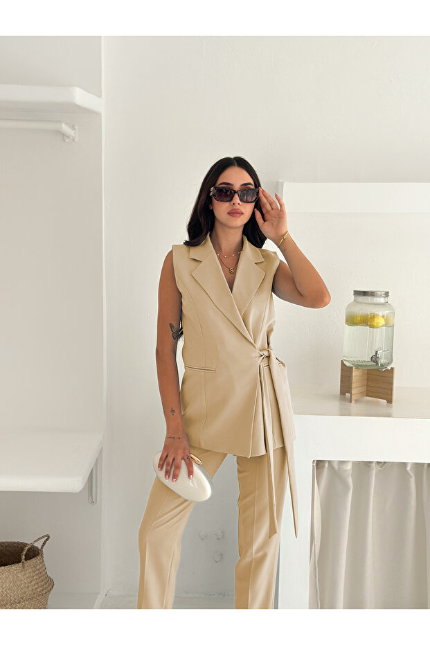 Cream Belted Vest with Belt Carrot Pants Woven Fabric Double Suit