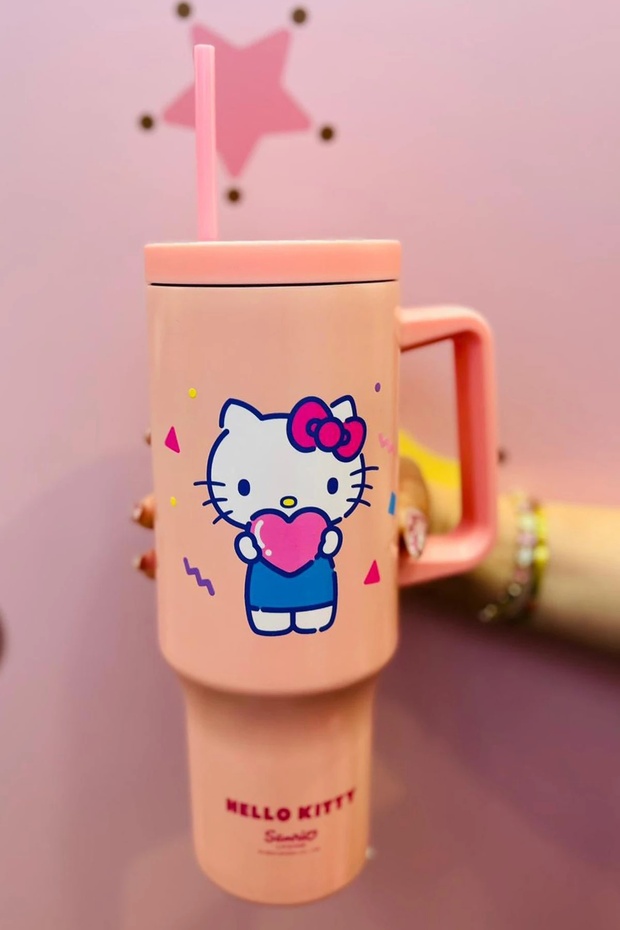 Sanrio Lisanslı Pipetli Çift Cidarlı Termos 1200 ml - Hello Kitty - 1