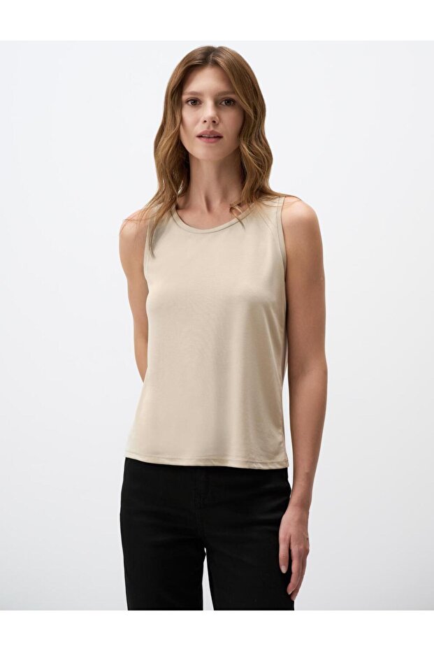 قميص داخلي محبوك أساسي بدون أكمام برقبة على شكل حرف U من فرو المنك - 1