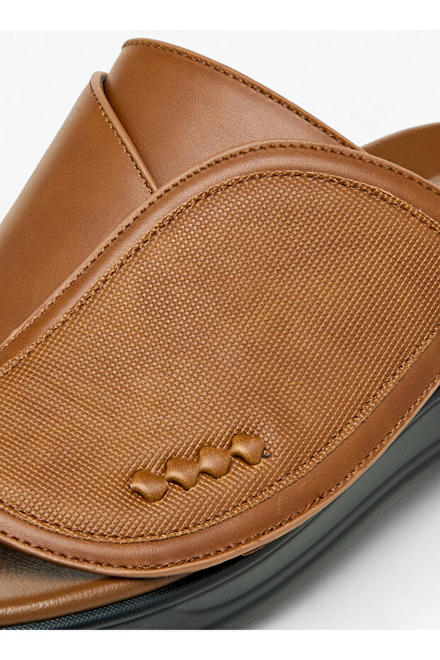Textured Slip-On Arabic Sandals with Toe Loop - 4