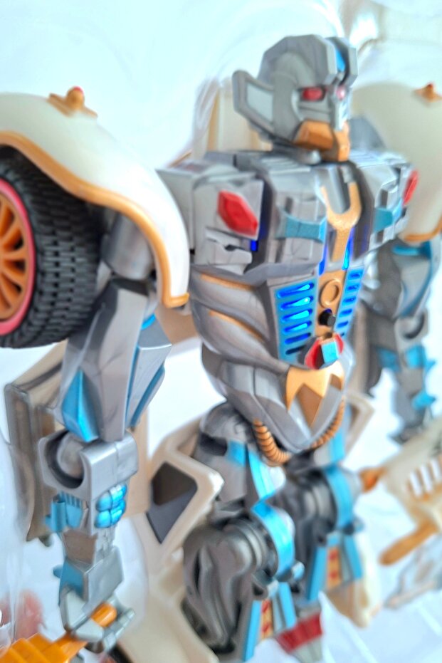 Oyuncak Transformers Tarzı Arabaya Dönüşen Sesli ve Işıklı Robot 19cm Dönüşüm Robot Oyuncak - 4