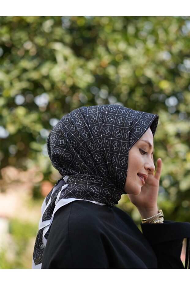 Cardin Pattern Soft Scarf - 4