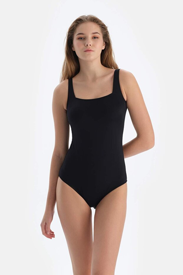 Schwarzer Badeanzug mit eckigem Ausschnitt - 4