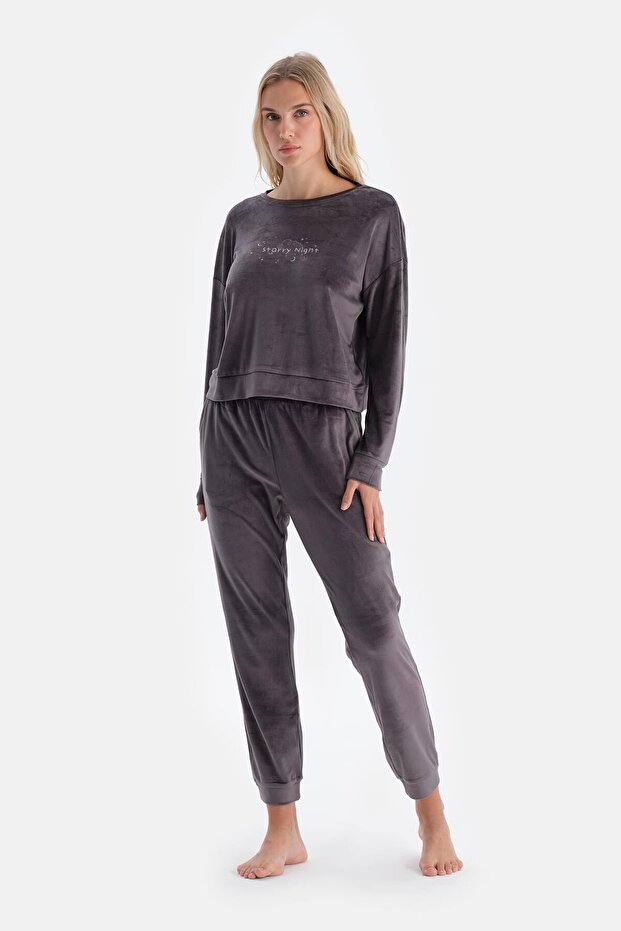 Gray Embroidered Detailed Long Sleeve Velvet Pajama Set