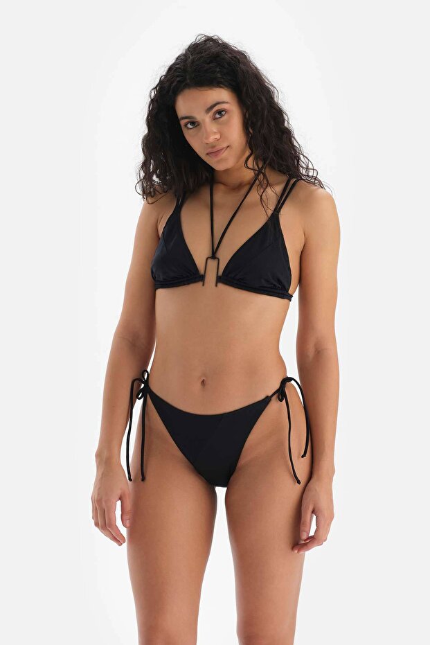 Siyah Üçgen Kaplı Bikini Üst - 5