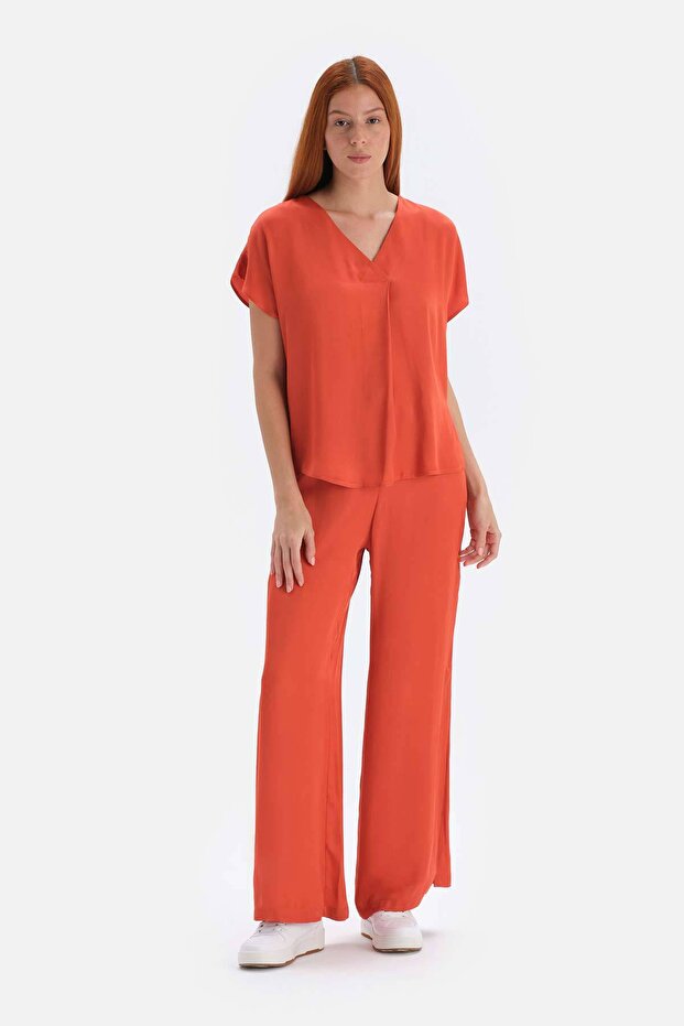 Tile Satin Surface Pleated Blouse - 5