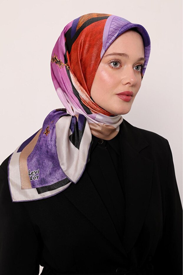 وشاح كريستال لامع بنمط
