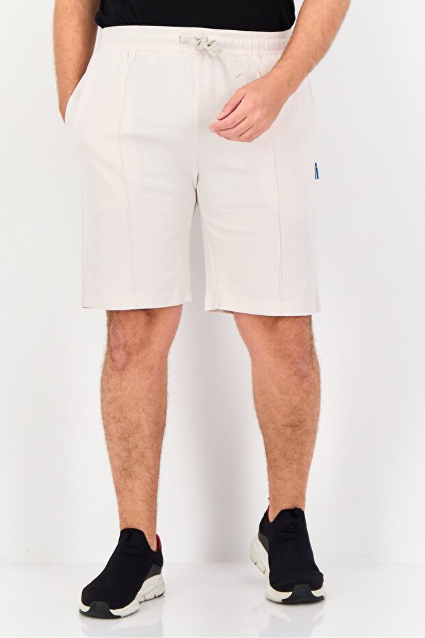 Men Textured Basic Shorts, Ivory - 1