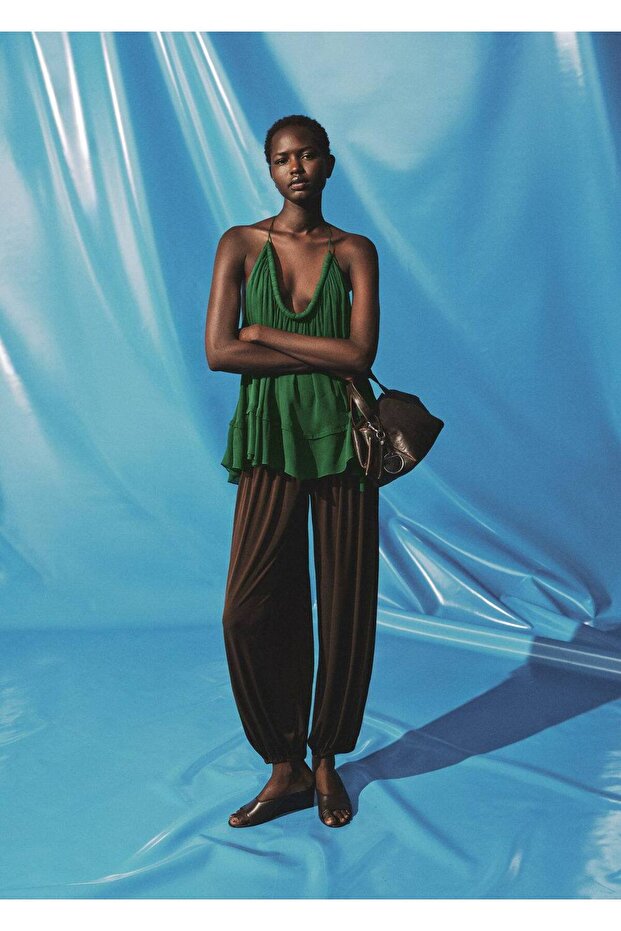 Pileli sırt dekolteli bluz - 2