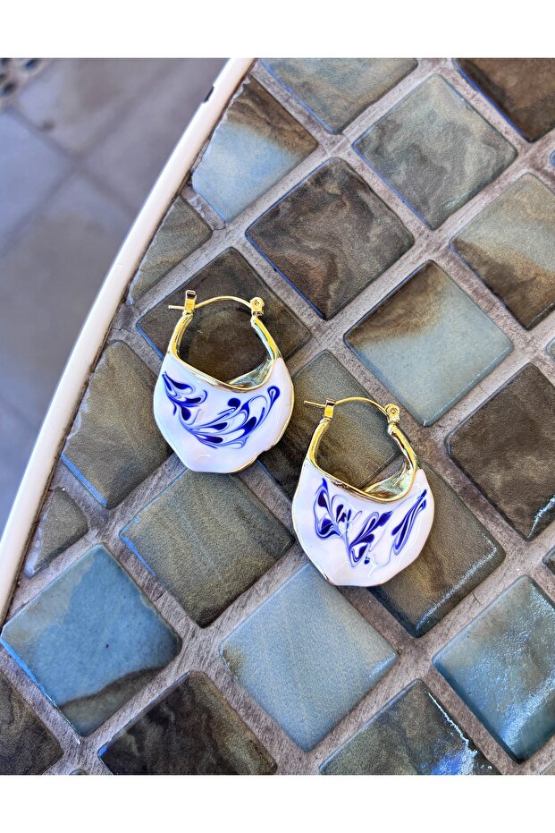 أقراط بيضاء زرقاء منقوشة - 1