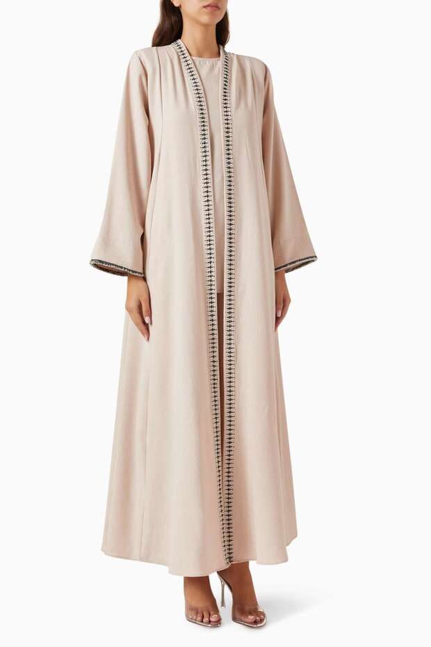Modern Design 4-Piece Embroidered Abaya Set Offers Comfort and Elegance Together