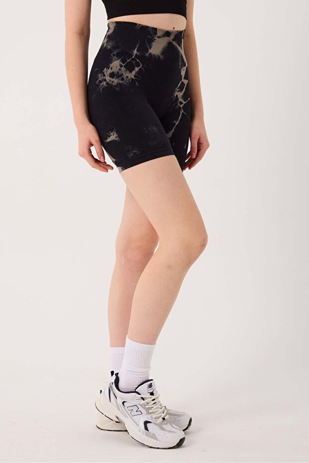 Batik Desenli Dikişsiz Esnek ve Toparlayıcı Push-Up Spor Şort - 4