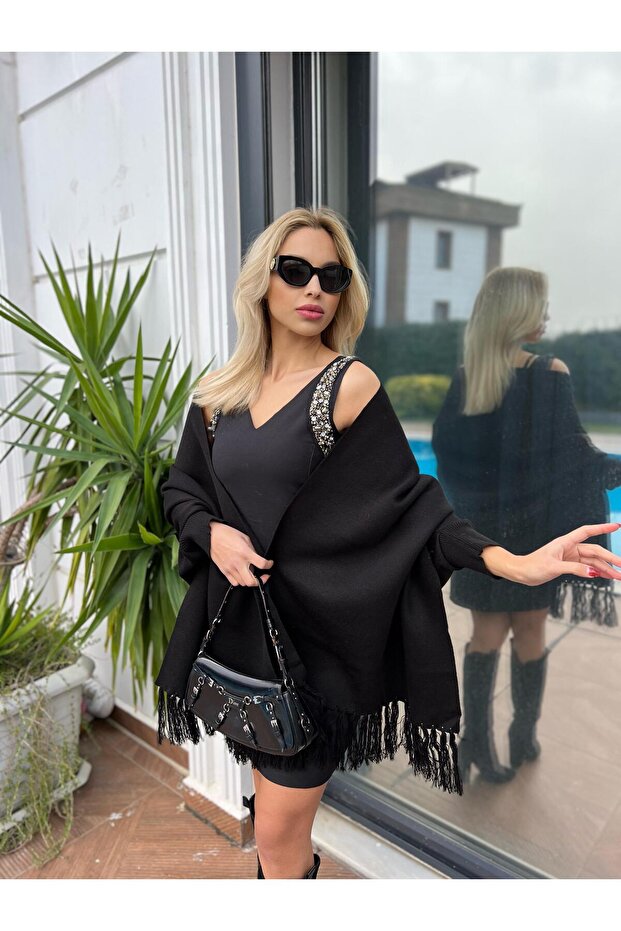 Knitwear Tassel Poncho