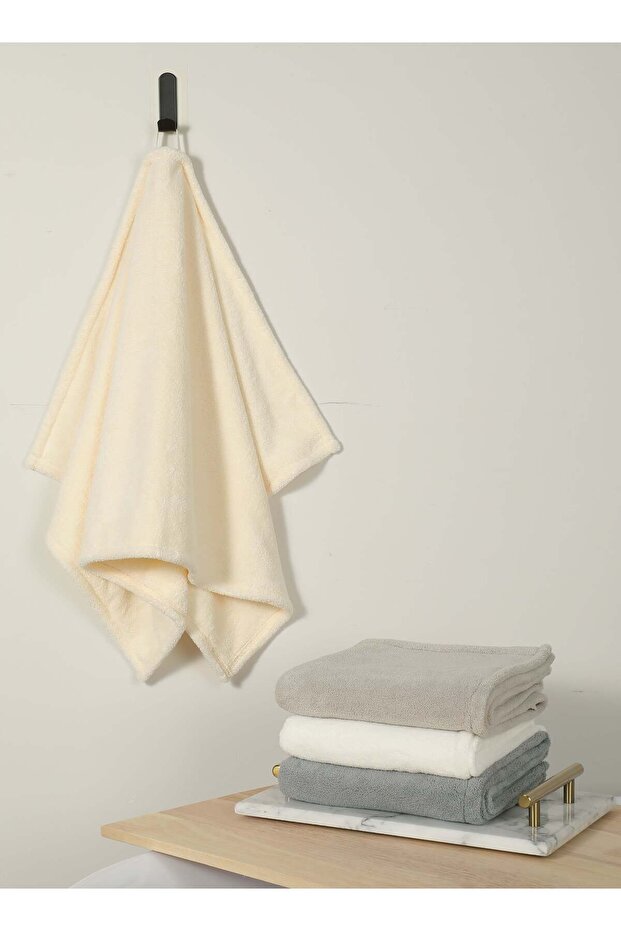 Oatmeal Medium Bath Towel - Ultra-Soft Coral Fleece, High Water Absorption, Lightweight, and Gentle
