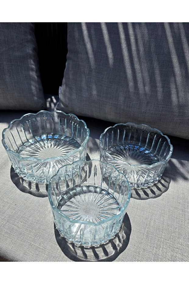 Set of 3 Cut Crystal Glass Bowls with Lace Edge Decoration / Appetizer Presentation