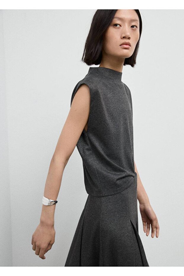 Yüksek yakalı bluz - 1