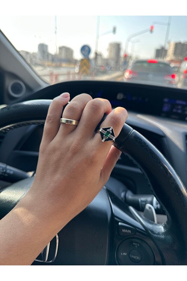 Green Stone Detail Adjustable Ring - 3