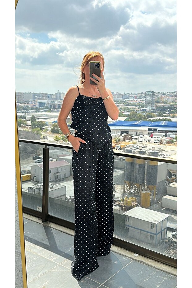 طقم من الساتان المنقط مع ظهر مكشوف - 2