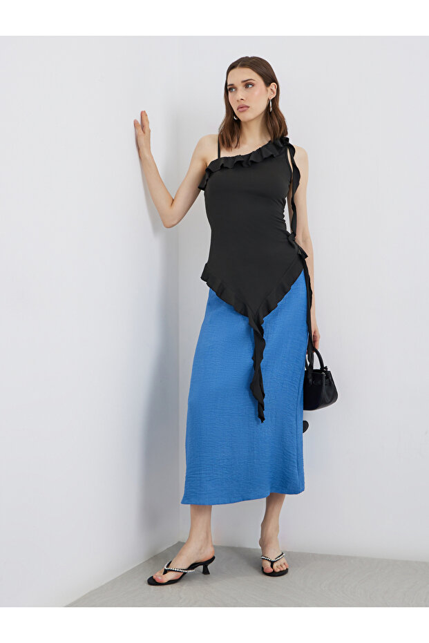 بلوزة سادة مكشكشة برقبة غير متماثلة - 2