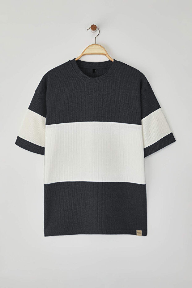 Antrasit Oversize/Geniş Kesim Renk Bloklu Dokulu T-Shirt TMNSS25TS00065 - 5