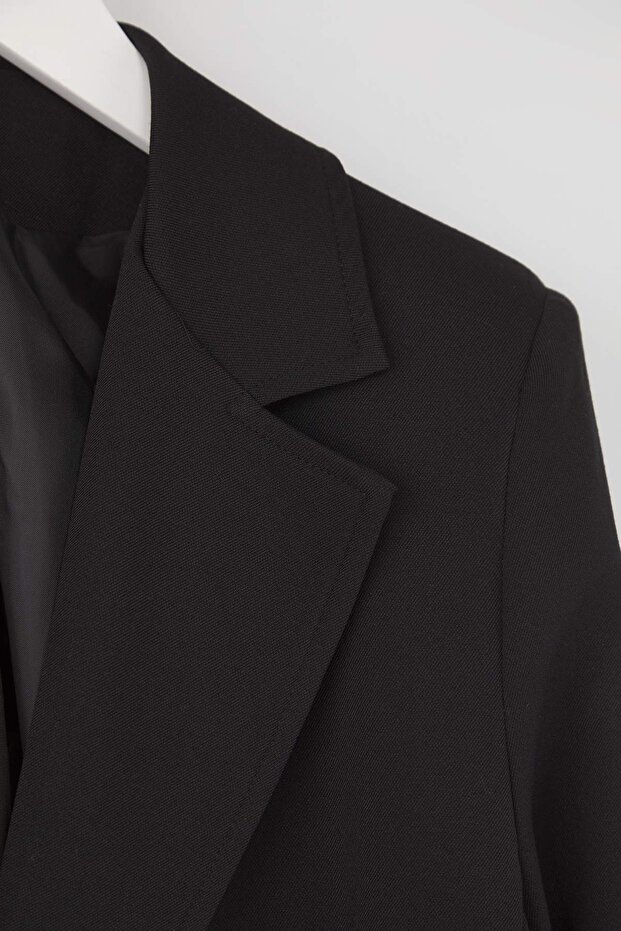 Siyah Aksesuar Düğmeli Cepli Fitted/Bele Oturan Dokuma Blazer Ceket TWOAW26BC00007 - 7