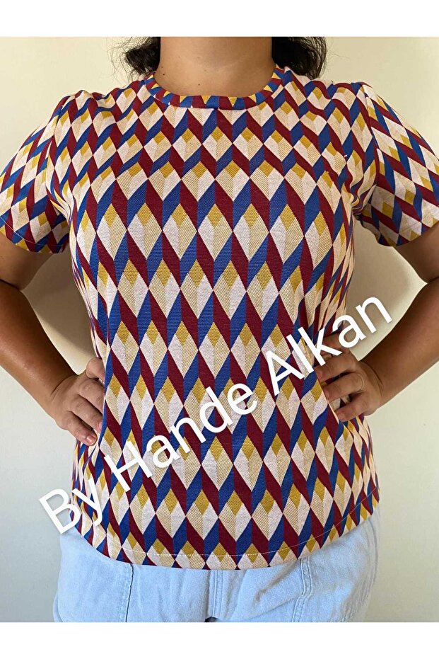 Patterned Short-Sleeved Plus Size Blouse