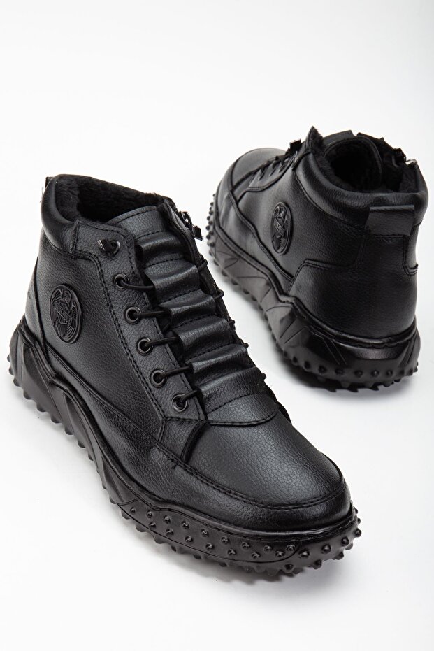 Black Daily Waterproof Sewn Guaranteed Cold-Resistant Sturdy Non-Slip Rubber Sole Men's Boots